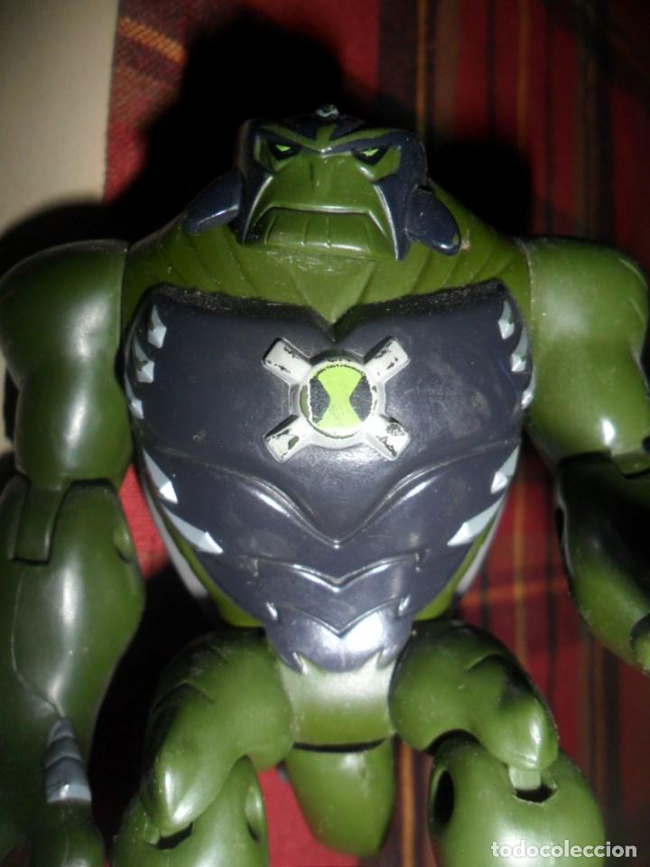 Figurines d'action: 602- Figura acci&oacute;n Humungousario Supremo de la serie Ben 10 de Bandai 2010