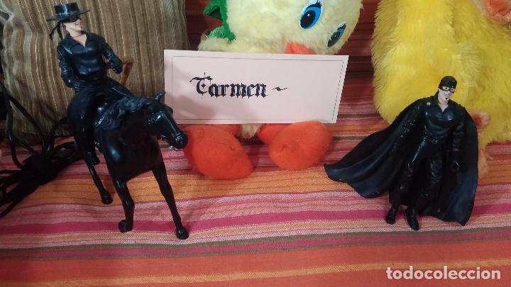 Figuras de acci&oacute;n: EL ZORRO CON CABALLO y A PIE CON CAPA - Foto 1