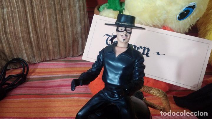 Figuras de acci&oacute;n: EL ZORRO CON CABALLO y A PIE CON CAPA - Foto 3