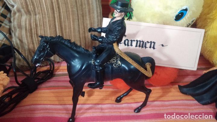 Figuras de acci&oacute;n: EL ZORRO CON CABALLO y A PIE CON CAPA - Foto 4