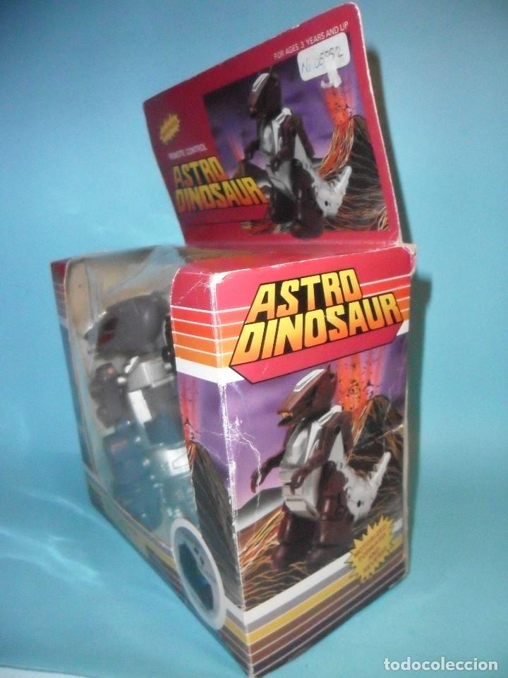 Figuras de acci&oacute;n: ASTRO DINOSAUR BATTERY OPERATED 1985 - Foto 2