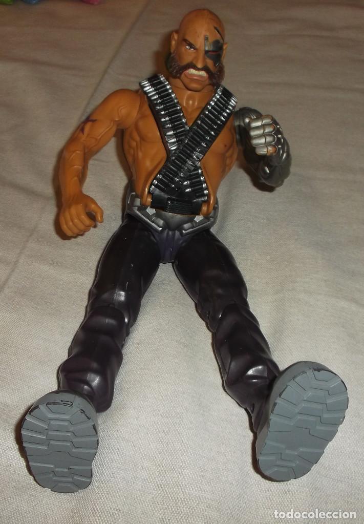 Action Figures: mu&ntilde;eco de accion articulado, el pecho se abre