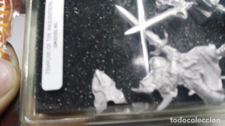 Figuras de acci&oacute;n: antigua figura plomo warhammer confrontation  templar - Foto 7