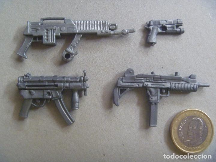 Actionfiguren: LOTE DE 4 ARMAS DE FIGURAS DE ACCION DESCONOCIDAS
