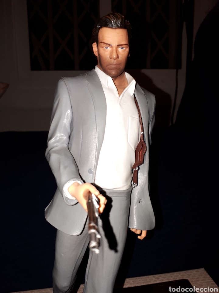 max payne action figure