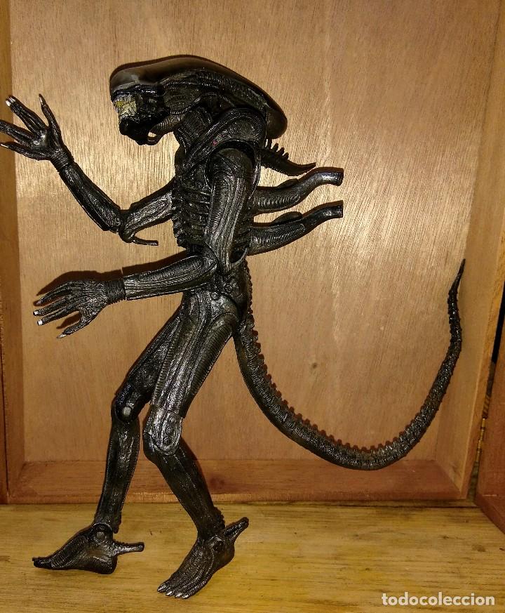 Figuras de acci&oacute;n: FIGURA ORIGINAL ALIENS MECA 2008 FOX - Foto 1