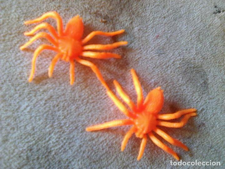 Figuras de acci&oacute;n: Malignas ara&ntilde;a&acute;s naranjas - 2 Ella Lara&ntilde;a anaranjadas - Juguete halloween 6 por 4,50 cms