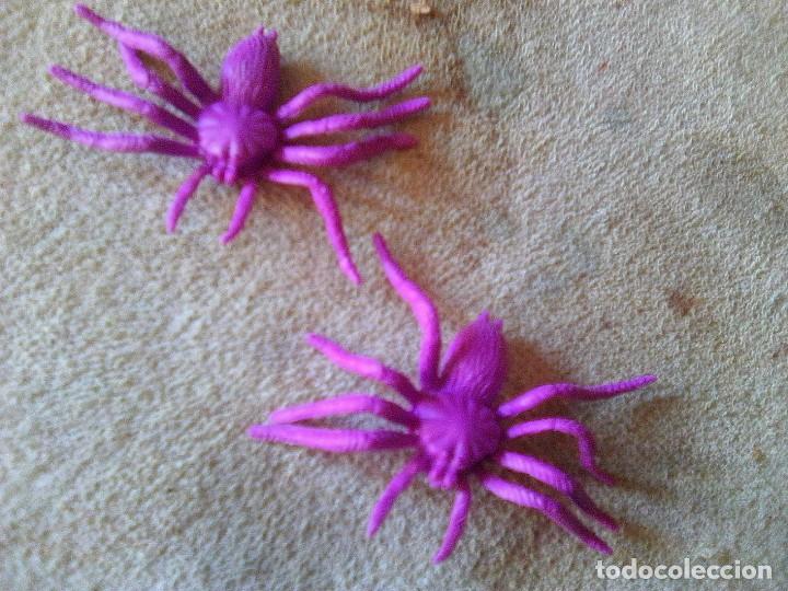 Figuras de acci&oacute;n: Fatidicas ara&ntilde;a&acute;s moradas - 2 Ella Lara&ntilde;a violetas - Juguete halloween 6 por 4,50 cms
