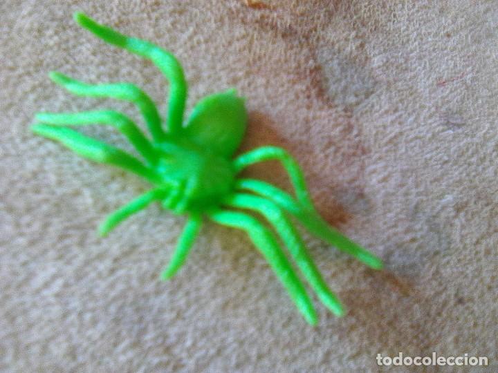 Figuras de acci&oacute;n: Repelente ara&ntilde;a verdosa - Ella Lara&ntilde;a verde - Juguete halloween 6 por 4,50 cms