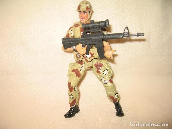 Figuras de acci&oacute;n: SOLDADO CON ARMA ARTICULABLE - Foto 1