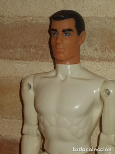 Figuras de acci&oacute;n: MU&Ntilde;ECO MAN,FAMOSA. - Foto 1