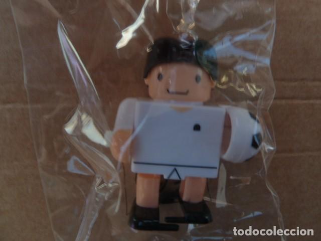 Figuras de acci&oacute;n: Futbolista aut&oacute;mata. - Foto 3