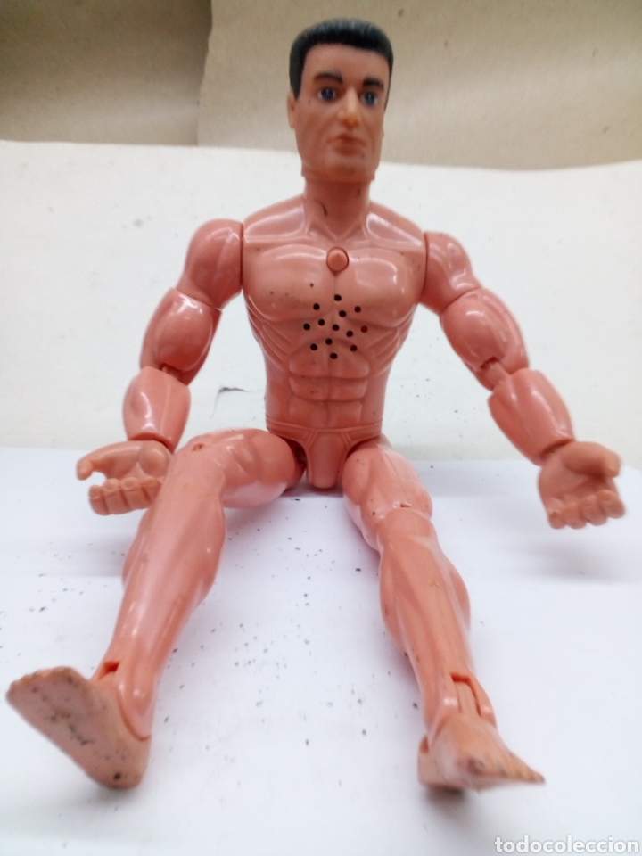 Figuras de a&ccedil;&atilde;o: Mu&ntilde;eco articulado