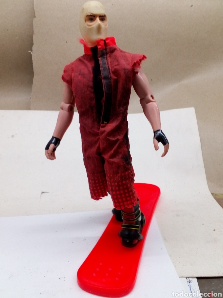 Figuras de acci&oacute;n: Mu&ntilde;eco con tabla articulado - Foto 2