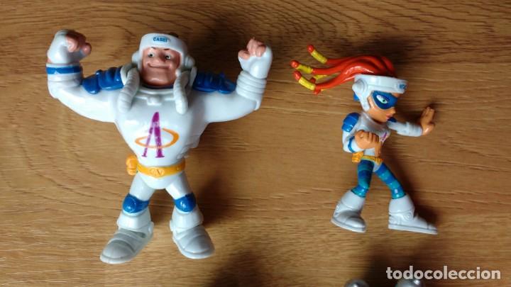 Figuras de acci&oacute;n: LOTE MU&Ntilde;ECOS ACTIMEL - Foto 3