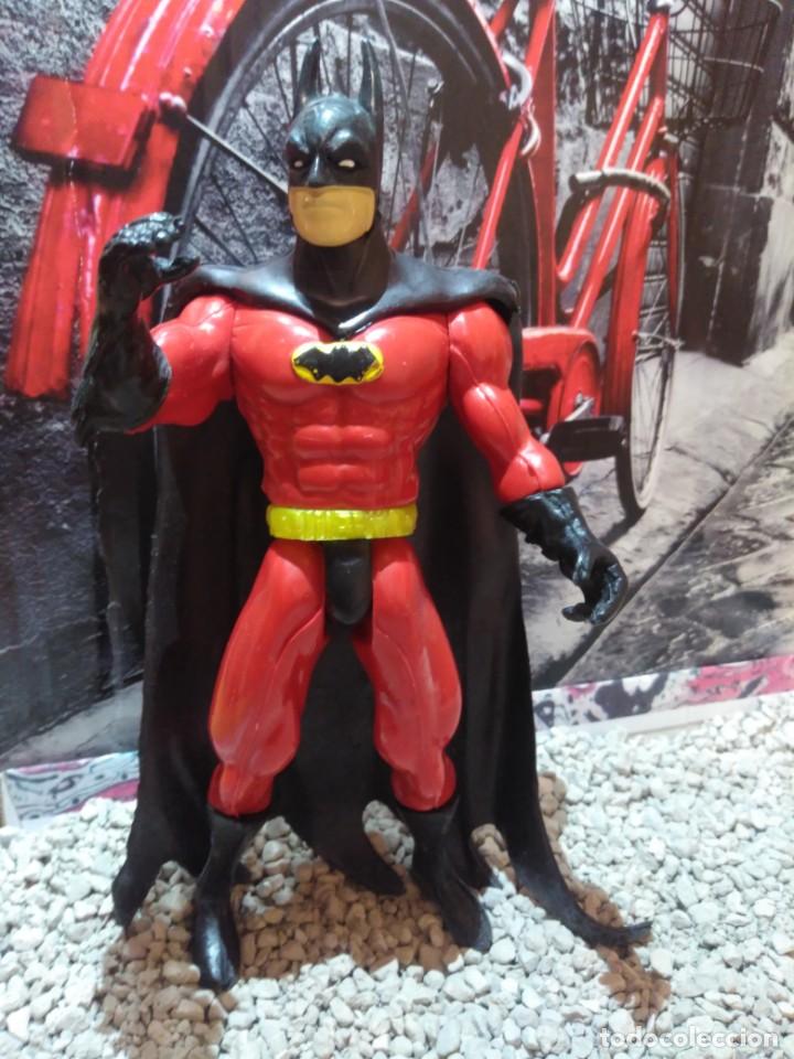figura de batman rojo y negro de pvc,19'5 cm - Buy Other action figures on  todocoleccion