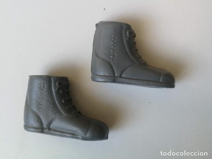 Actionfiguren: ANTIGUAS BOTAS GRISES - EN GOMA - ORIGINAL A&Ntilde;OS 70 - BUEN EST