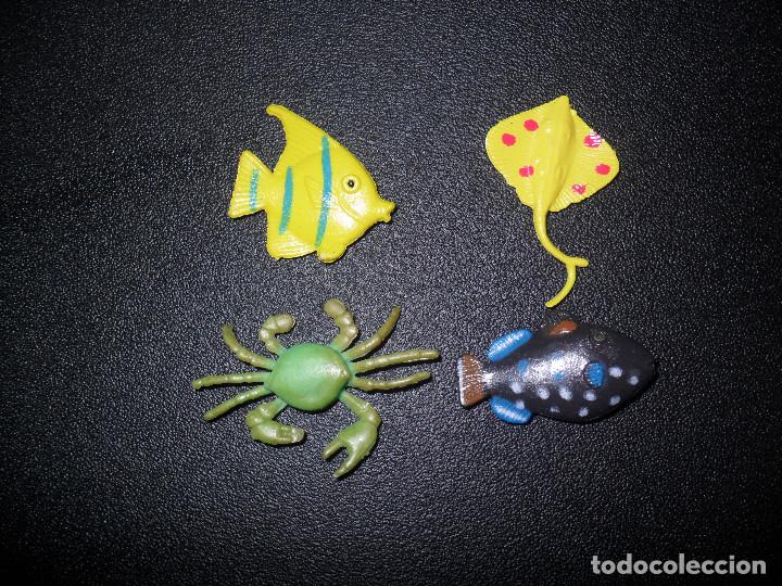Actionfiguren: Lote de 4 Figuras miniatura cangrejo mantarraya pez marinas miden 2.5 cm - 3.5 cm PVC