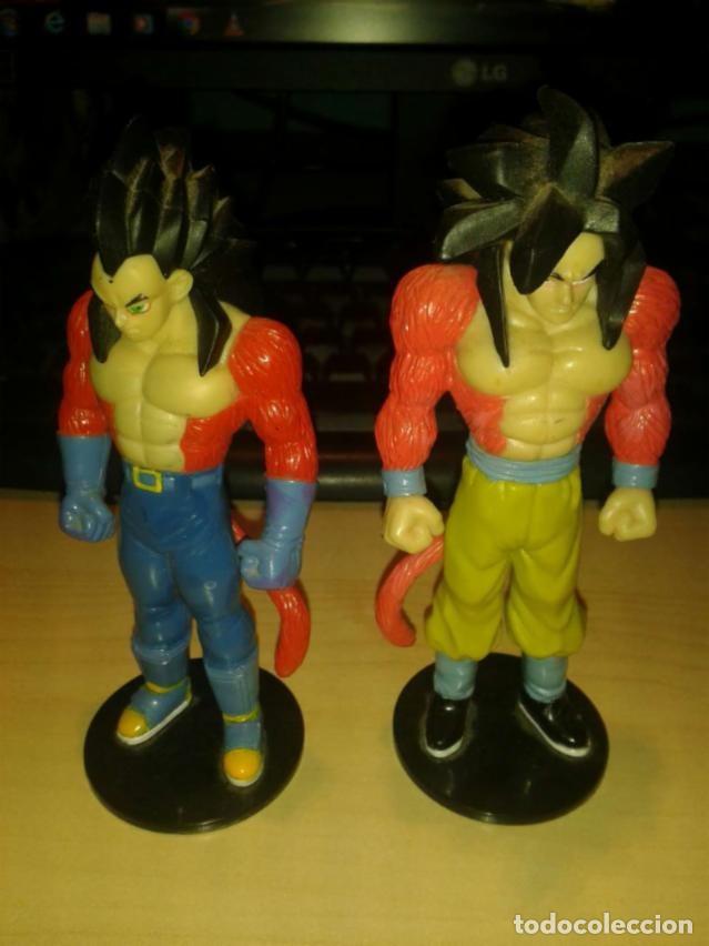 figuras de goku y vegeta