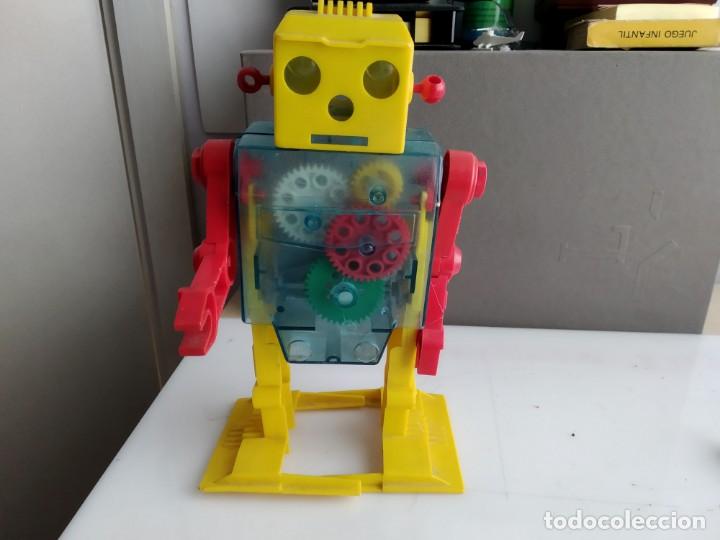 Actionfiguren: ANTIGUO ROBOT A&Ntilde;OS 60 MUY RARO A CUERDA