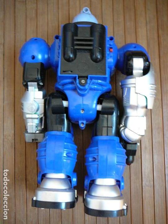 Figuras de acci&oacute;n: Robot a pilas. Probado, funciona. - Foto 6