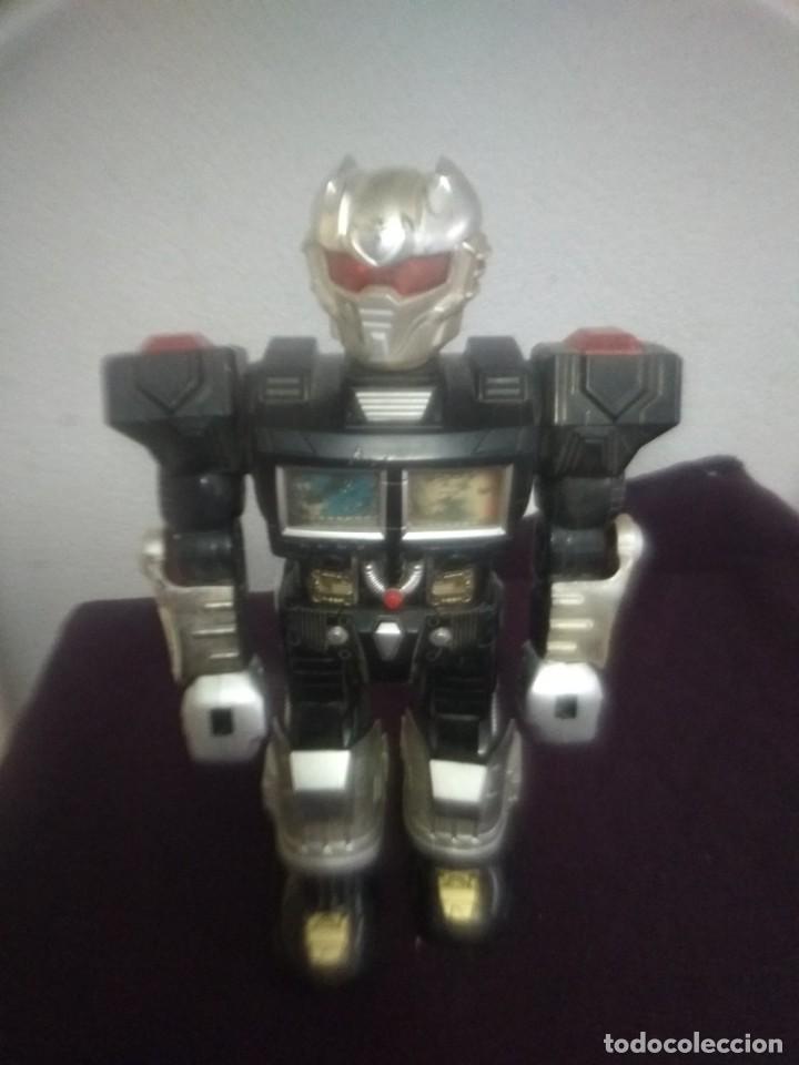 Figurines d'action: Robot antiguo