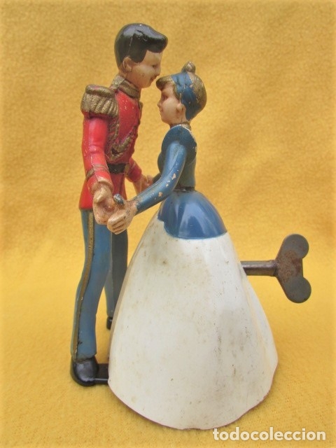Figuras de acci&oacute;n: PAREJA DE PR&Iacute;NCIPES BAILANDO DE CUERDA A&Ntilde;OS 50 o 60