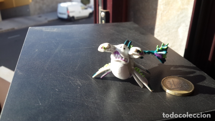 Figuras de acci&oacute;n: INVIZIMALS - COMANSI - HAMMERSHARK - Foto 1