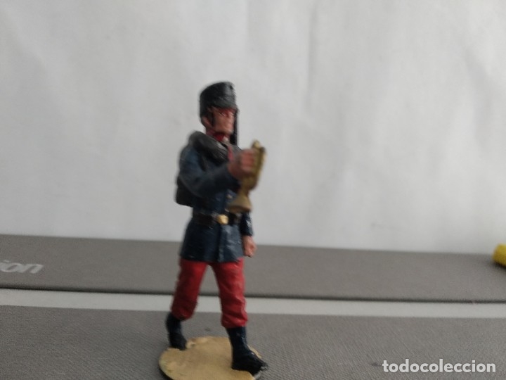 Figuras de acci&oacute;n: ANTIGUO SOLDADO DE PLOMO ALYMER O ALGUNA MARCA DE LA EPOCA BANDA MUSICA