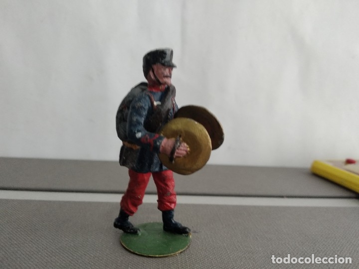 Figuras de acci&oacute;n: ANTIGUO SOLDADO DE PLOMO ALYMER O ALGUNA MARCA DE LA EPOCA BANDA MUSICA