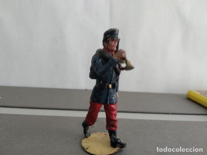 Figuras de acci&oacute;n: ANTIGUO SOLDADO DE PLOMO ALYMER O ALGUNA MARCA DE LA EPOCA BANDA MUSICA