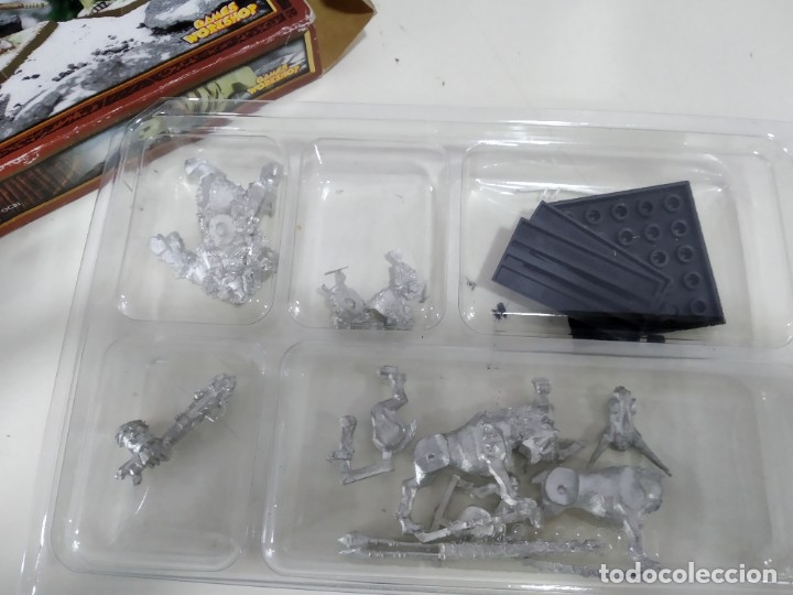 Figuras de acci&oacute;n: ANTIGUA CAJA DE FIGURITAS WARHAMMER - Foto 5