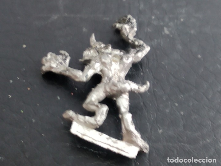 Figuras de acci&oacute;n: ANTIGUA FIGURITA WARHAMMER PLOMO - Foto 2