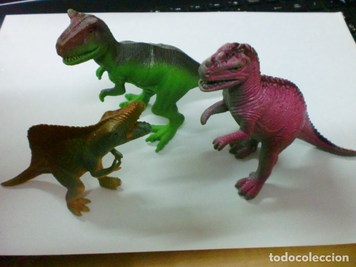 Figuras de acci&oacute;n: LOTE DE 3 FIGURAS DE DINOSSOROS DE PLASTICO