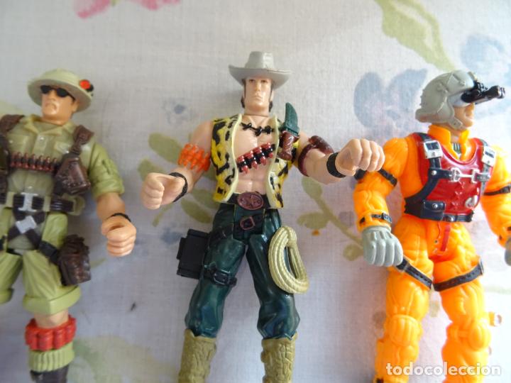 Figuras de acci&oacute;n: LOTE DE 3 PERSONAJES A IDENTIFICAR - Foto 3