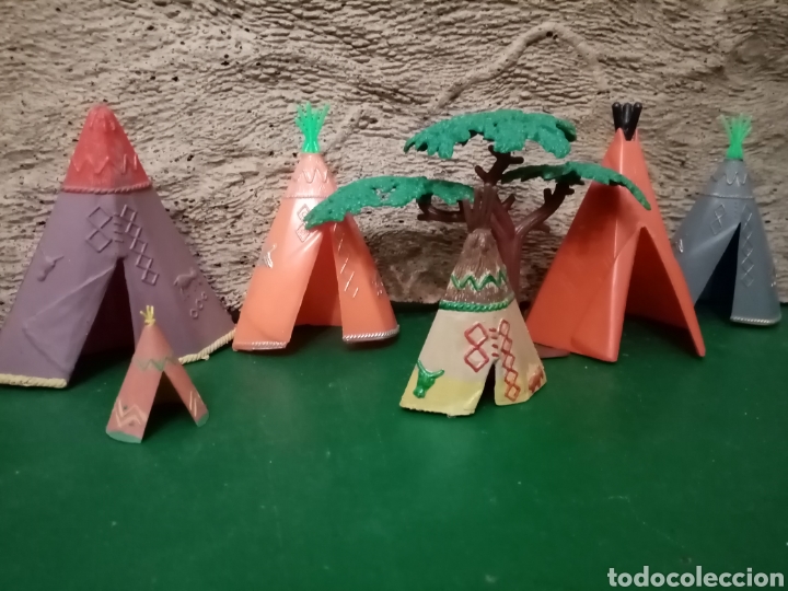 Figuras de acci&oacute;n: Lote tipis y &aacute;rbol pl&aacute;stico colecci&oacute;n tepees indios pintados oeste western vaqueros