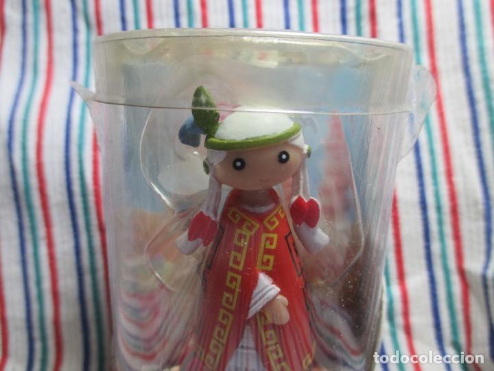 Actionfiguren: MENSAJEROS DE IG&Uuml;I, FAMILIA INDIA