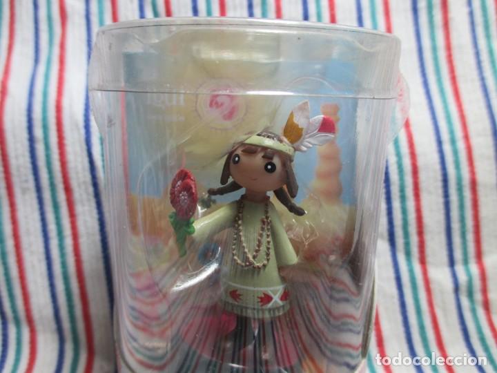 Figurines d'action: MENSAJEROS DE IG&Uuml;I, FAMILIA INDIA