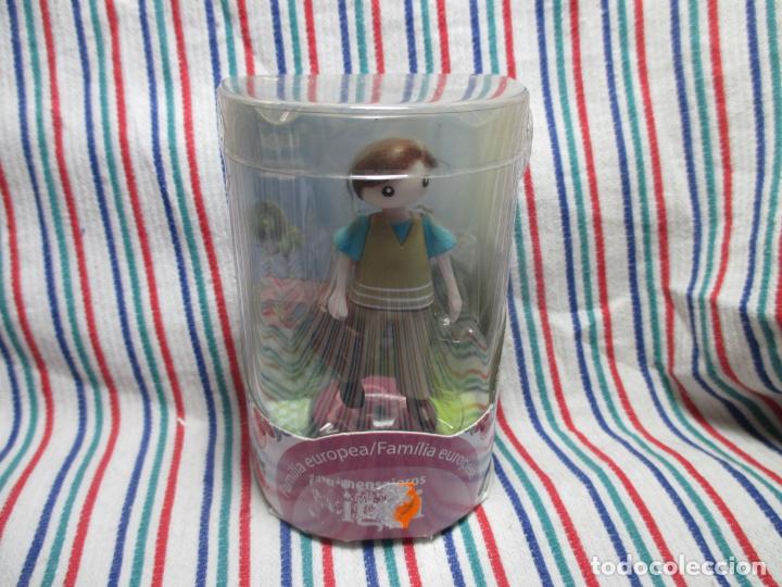 Figurines d'action: MENSAJEROS DE IG&Uuml;I, FAMILIA EUROPEA