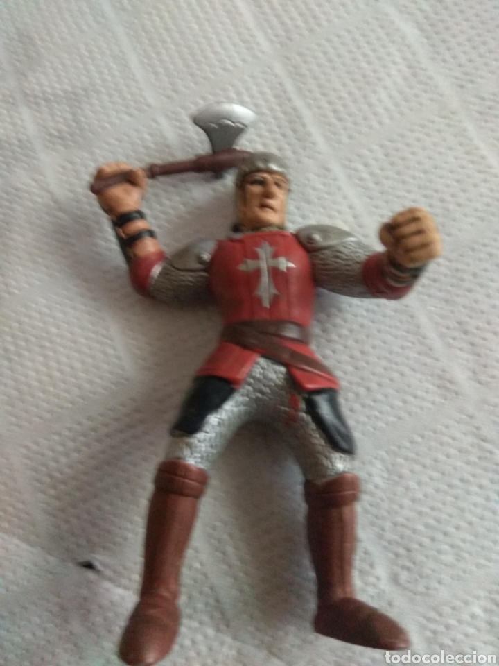 Figuras de acci&oacute;n: mu&ntilde;eco medieval