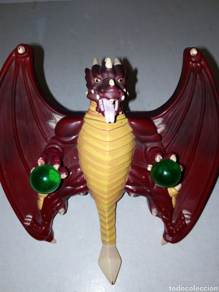 Figuras de acci&oacute;n: DRAGON WOW WEE
