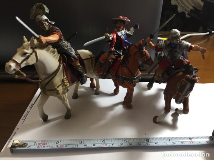 Figuras de acci&oacute;n: Guerreros a caballo - Foto 1
