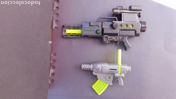 Figurines d'action: ARMAS PERSONAJES ACCI&Oacute;N SIN IDENTIFICAR