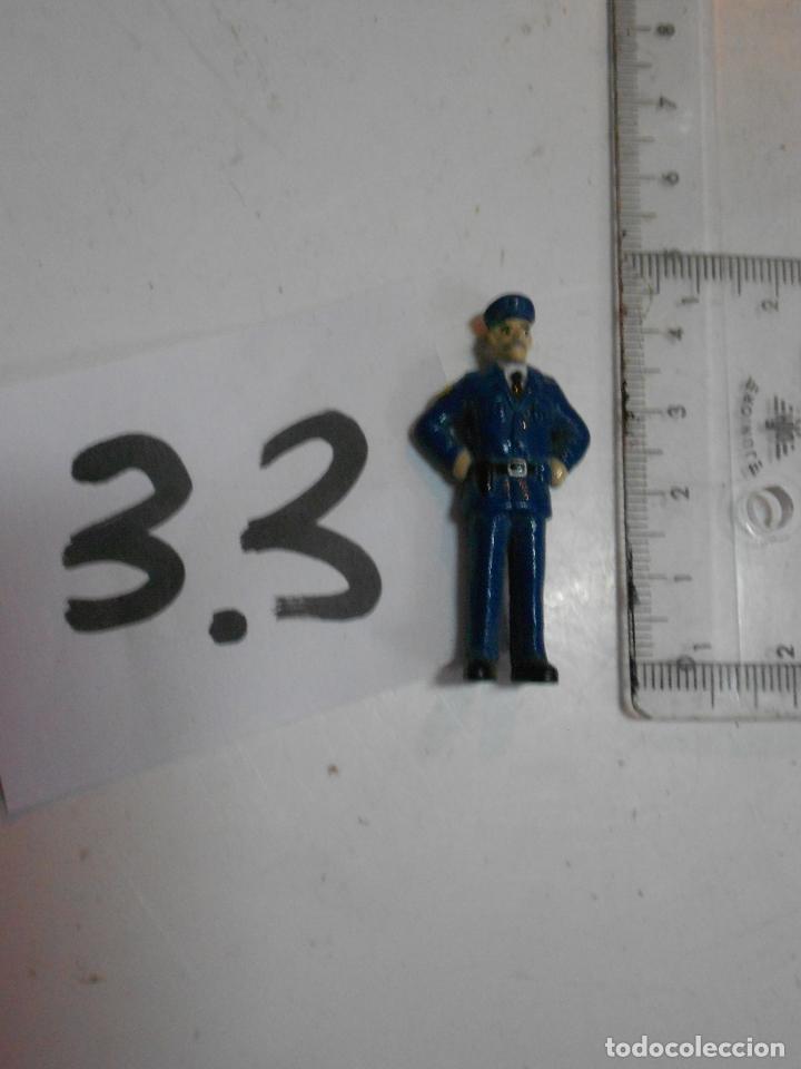 Figuras de acci&oacute;n: ANTIGUA FIGURA POLICIA - Foto 1