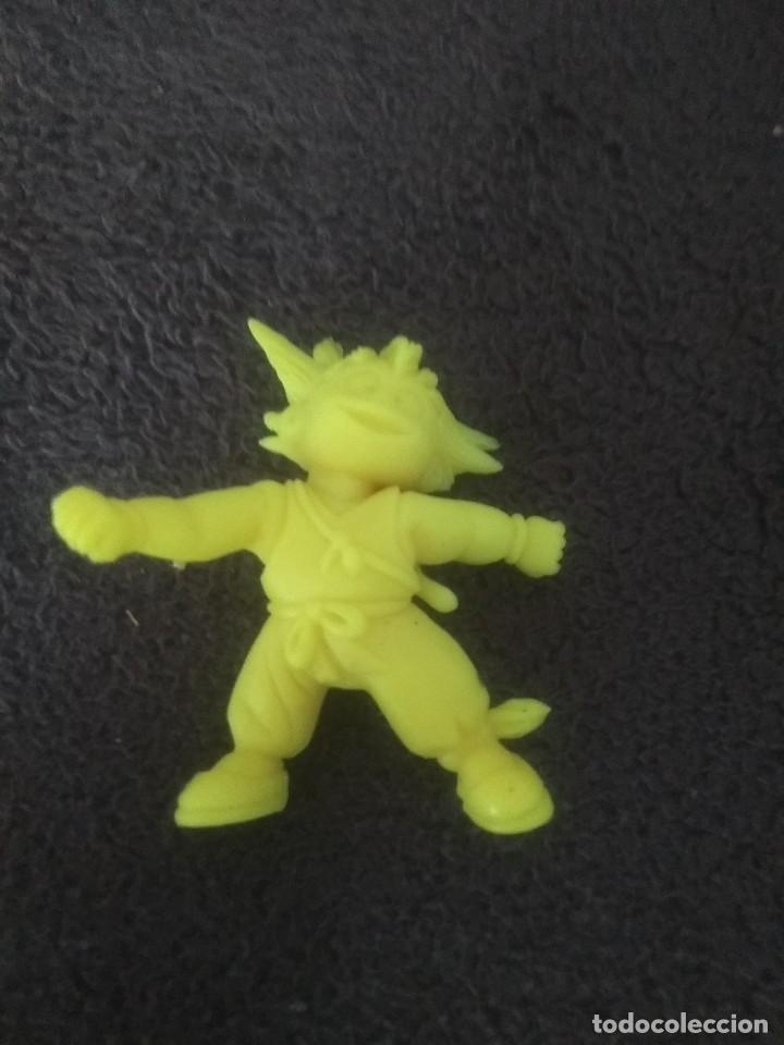 Figuras de acci&oacute;n: Mu&ntilde;eco de drag&oacute;n balll - Foto 1