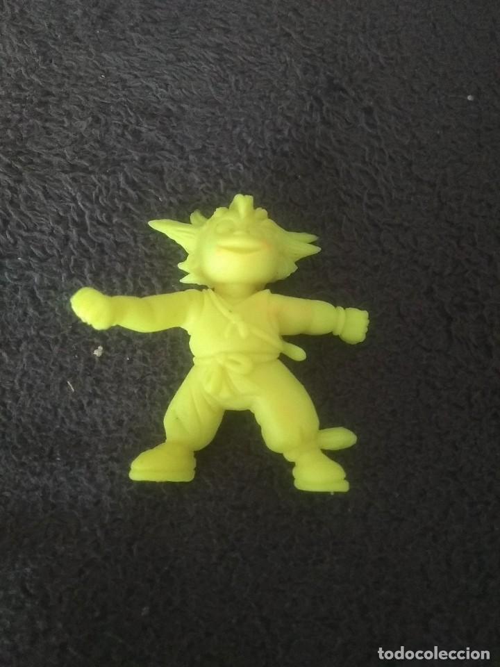 Figuras de acci&oacute;n: Mu&ntilde;eco de drag&oacute;n balll - Foto 1