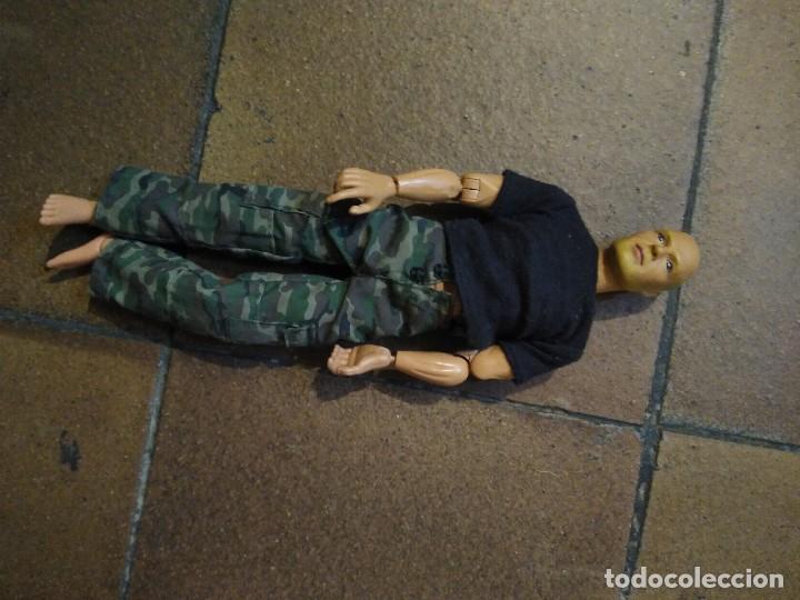 Figuras de acci&oacute;n: Mu&ntilde;eco. Incluye ropa y cintur&oacute;n. - Foto 1