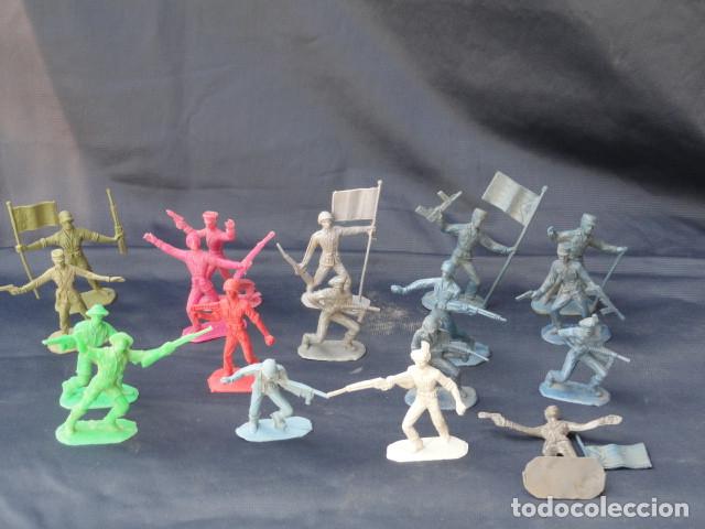 Figuras de acci&oacute;n: JUGUETES DE PL&Aacute;STICO. SOLDADOS. - Foto 1