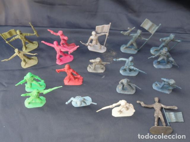 Figuras de acci&oacute;n: JUGUETES DE PL&Aacute;STICO. SOLDADOS. - Foto 2