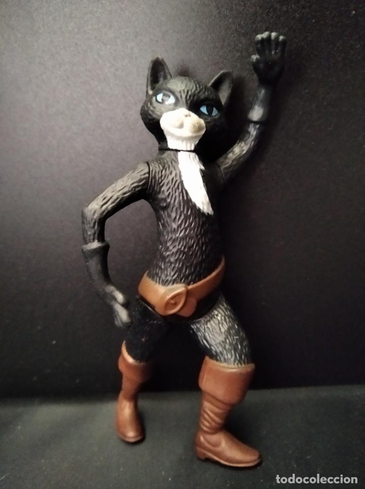 Figuras de acci&oacute;n: KITTY, GATA DE EL GATO CON BOTAS - DWA 2011 MCDONALDS - Foto 1